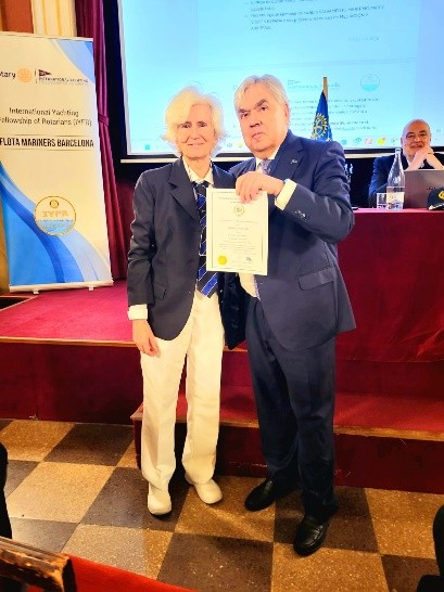 Rotary Mariners Barcelona. Rafael Lobeto, con Rosmarie Cammany.